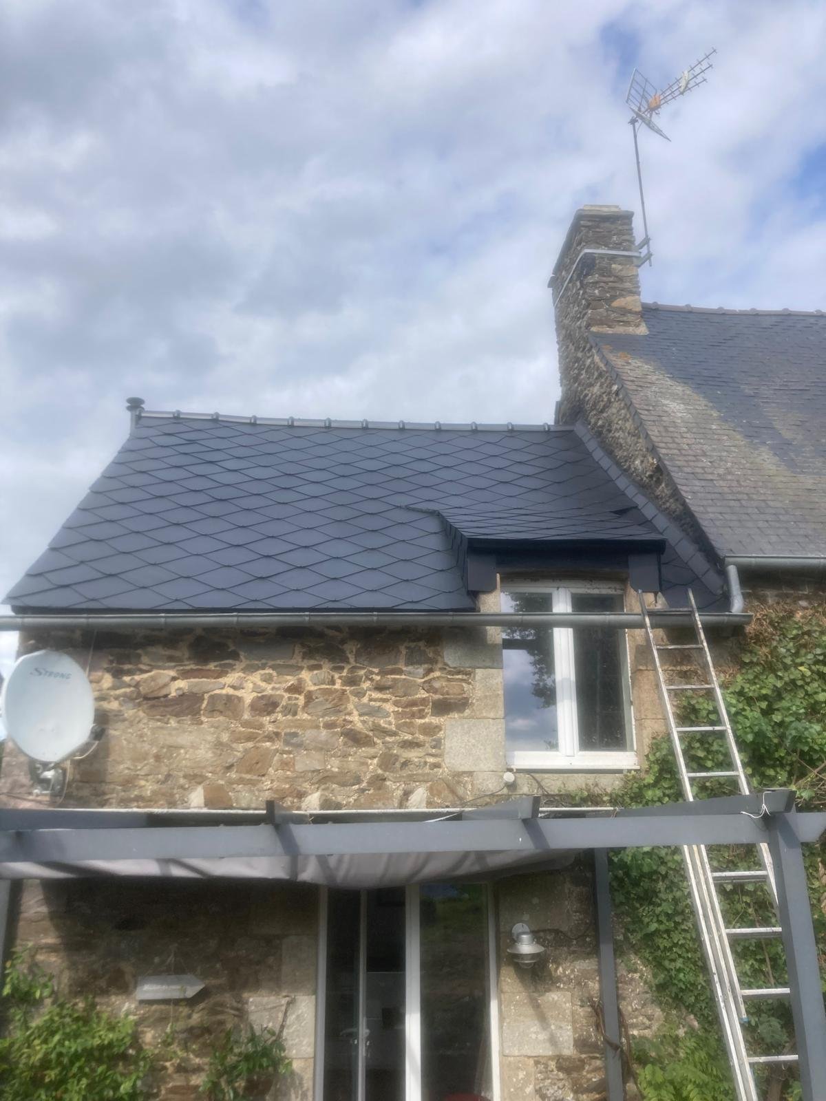 Chantier de toiture terminé par SCH Couverture